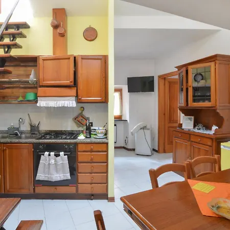 2 Bedroom Awesome In Monterosso al Mare